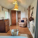 Semesterbostad La Petite Cabane, 200m De La *